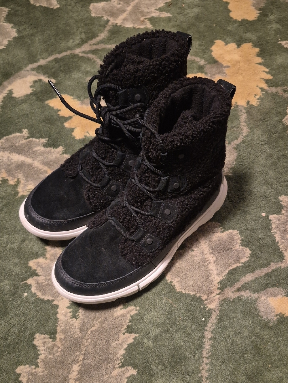 Sorel Black Faux Shearling Lace-Up Winter Boots with White Sole